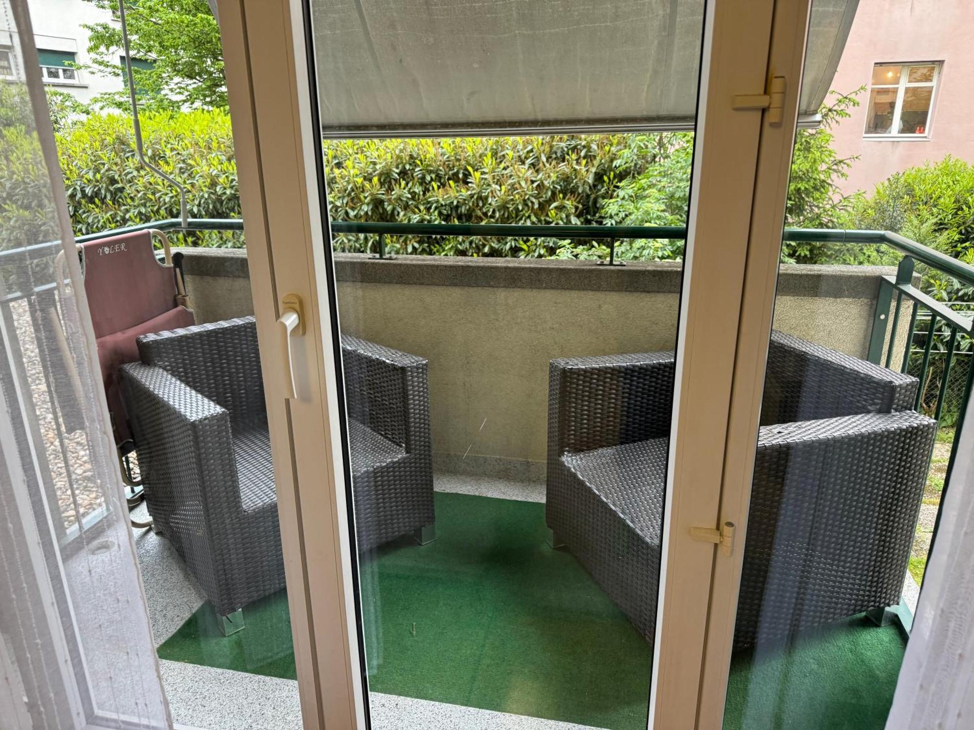 Apartahotel Confort Лозанна Екстер'єр фото