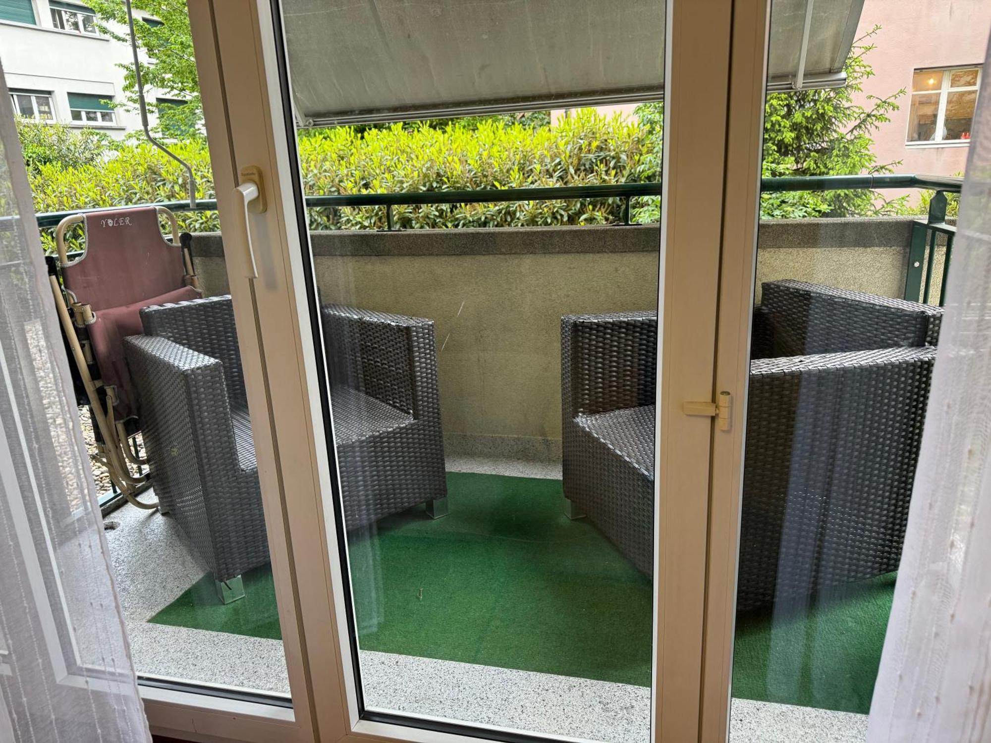 Apartahotel Confort Лозанна Екстер'єр фото